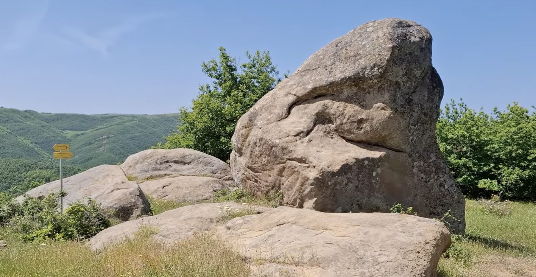 A close-up of a Kabash Trail rock formation from ground level